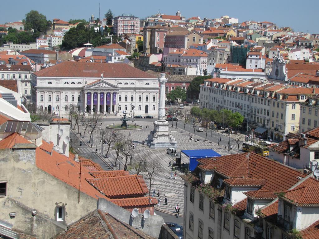 Remodeled Historic Apartment In Bairro Alto Lisabona Exterior foto