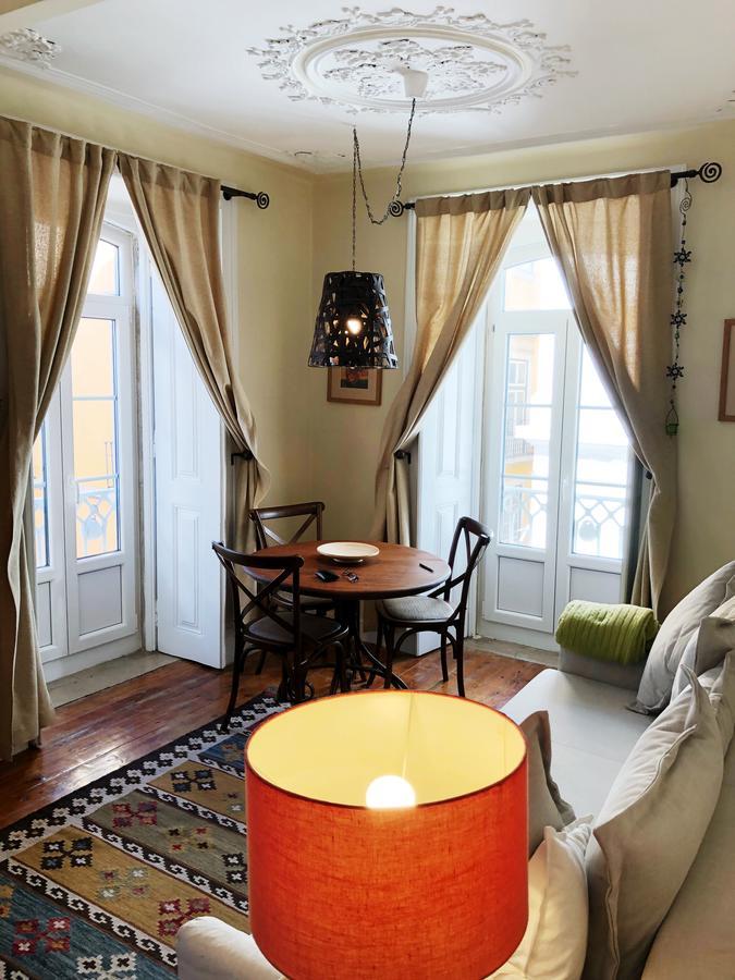 Remodeled Historic Apartment In Bairro Alto Lisabona Exterior foto
