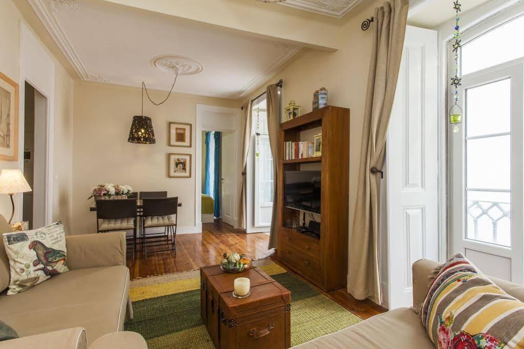 Remodeled Historic Apartment In Bairro Alto Lisabona Exterior foto