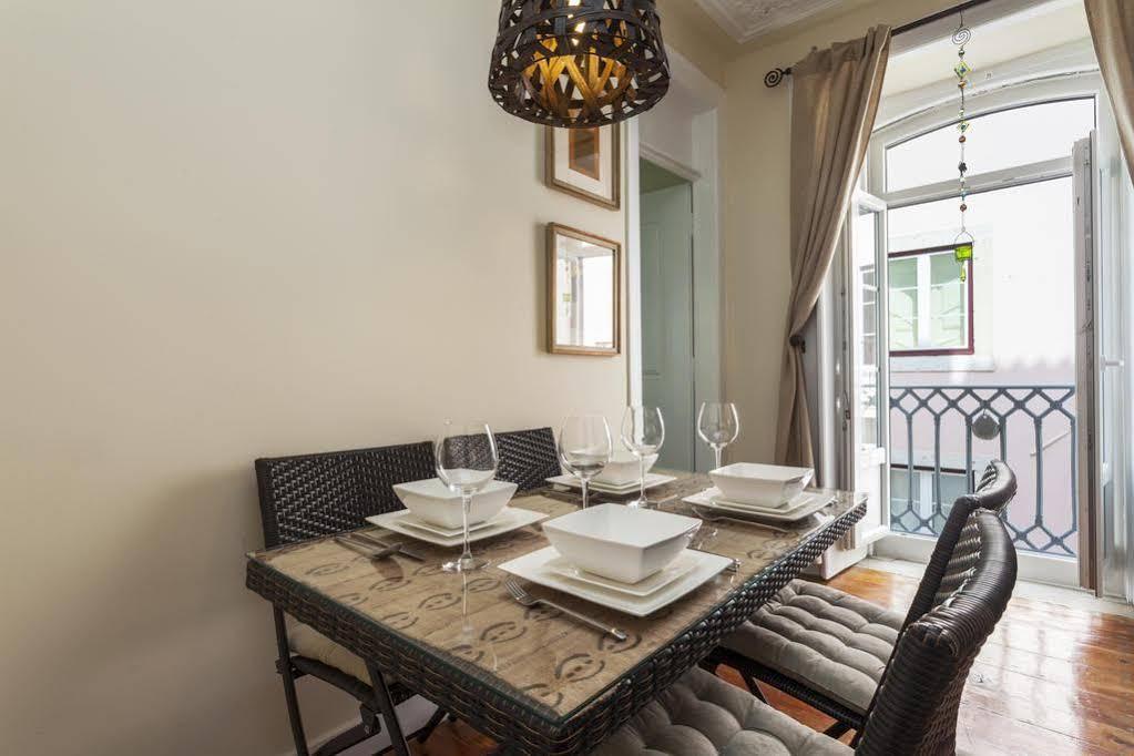 Remodeled Historic Apartment In Bairro Alto Lisabona Exterior foto